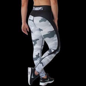 DOYOUEVEN Stealth Camo Leggings